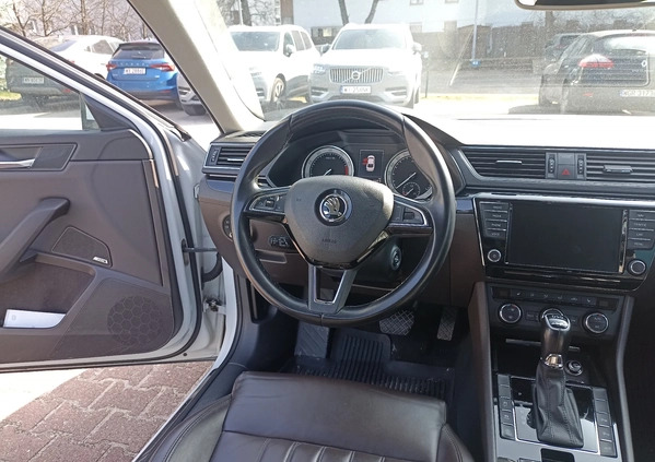 Skoda Superb cena 61000 przebieg: 280000, rok produkcji 2016 z Warszawa małe 56